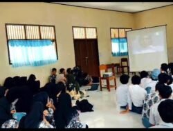 Siswa SMAN 1 Batu Putih Tonton Bareng Film G30S/PKI