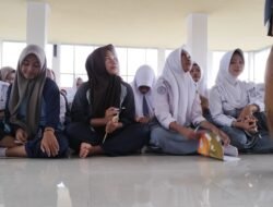 Tim Literasi SMKN 1 Seputih Surabaya Tularkan Budaya Literasi ke Pelajar