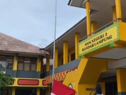 Peringati HGN, Guru SMKN 3 Bandarlampung Kompak Jadi Petugas Upacara